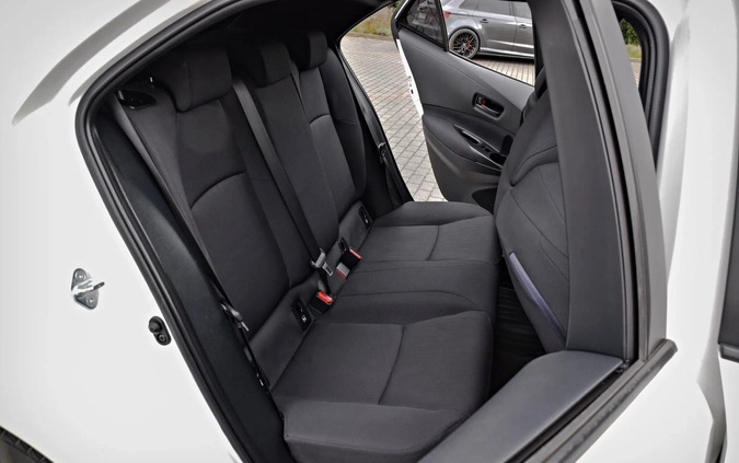Toyota Corolla cena 63900 przebieg: 230000, rok produkcji 2019 z Boguchwała małe 529
